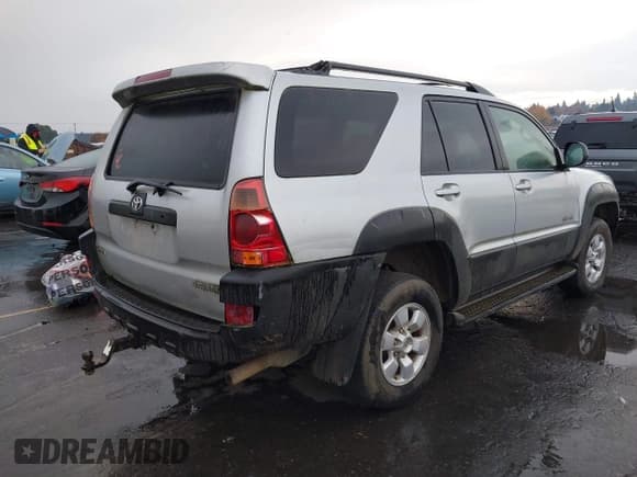✅ 2003 Toyota 4Runner SR5 • VIN: JTEBT14R430004776 • Lot: 43696472. Listed on IAAI with 256,594 mi. Free auction sales archive from the USA and detailed vehicle history report at DreamBid. Image 4.