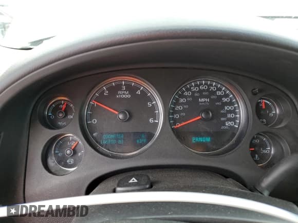 ✅ 2014 Chevrolet Suburban LS • VIN: 1GNSKHE71ER220670 • Lot: 45762815. Wystawiony na Copart z przebiegiem 166 750 mil. Bezpłatny archiwum sprzedaży aukcyjnych z USA i szczegółowy raport historii pojazdu na DreamBid. Zdjęcie 9.