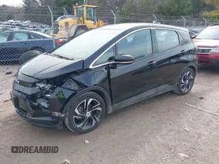✅ 2023 Chevrolet Bolt EV 2LT • VIN: 1G1FX6S00P4191615 • Lot: 41858146. Wystawiony na IAAI z przebiegiem 24 403 mil. Bezpłatny archiwum sprzedaży aukcyjnych z USA i szczegółowy raport historii pojazdu na DreamBid. Zdjęcie 2.