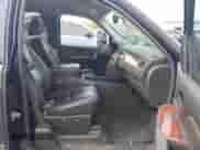 2009 Chevrolet Silverado 1500 LTZ z VIN 1GCEK39J19Z227509, wystawiony jako IAAI lot #43339769 z przebiegiem 98 235 mil mil oraz . Historia ofert i sprzedaży dostępna na DreamBid. Obrazek 5.