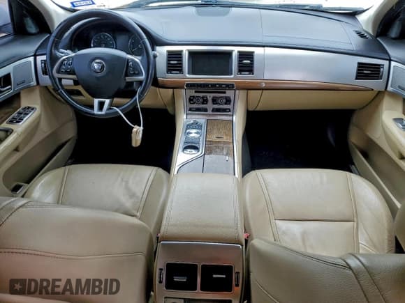 ✅ 2015 Jaguar XF T Premium • VIN: SAJWA0FSXFPU55651 • Lot: 93958125. Listed on Copart with Not provided. Free auction sales archive from the USA and detailed vehicle history report at DreamBid. Image 8.