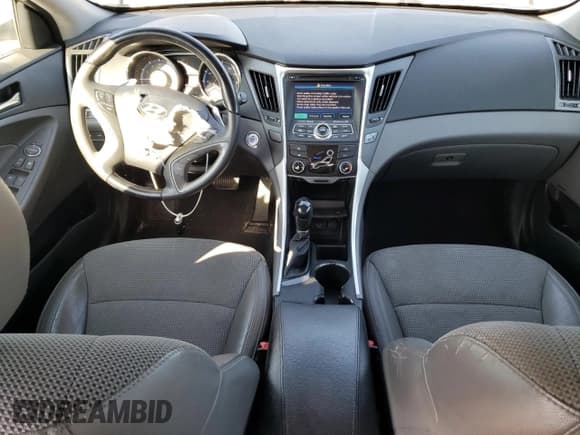 ✅ 2013 Hyundai Sonata SE • VIN: 5NPEC4AC3DH611677 • Lot: 70903024. Listed on Copart with 117,384 mi. Free auction sales archive from the USA and detailed vehicle history report at DreamBid. Image 8.