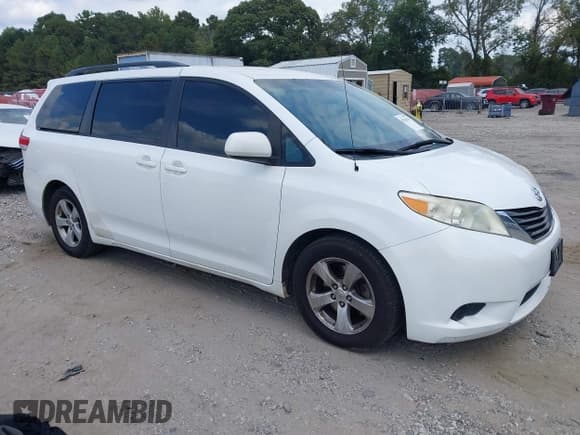 ✅ 2014 Toyota Sienna LE AAS • VIN: 5TDKK3DC5ES475091 • Lot: 43305414. Listed on IAAI with 272,696 mi. Free auction sales archive from the USA and detailed vehicle history report at DreamBid. Image 1.