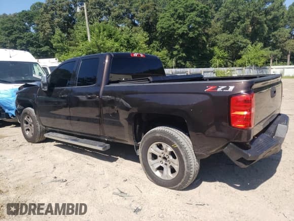 ✅ 2019 Chevrolet Silverado 1500 LT • VIN: 2GCVKPEC5K1118550 • Lot: 61446164. Wystawiony na Copart z przebiegiem 114 208 mil. Bezpłatny archiwum sprzedaży aukcyjnych z USA i szczegółowy raport historii pojazdu na DreamBid. Zdjęcie 2.