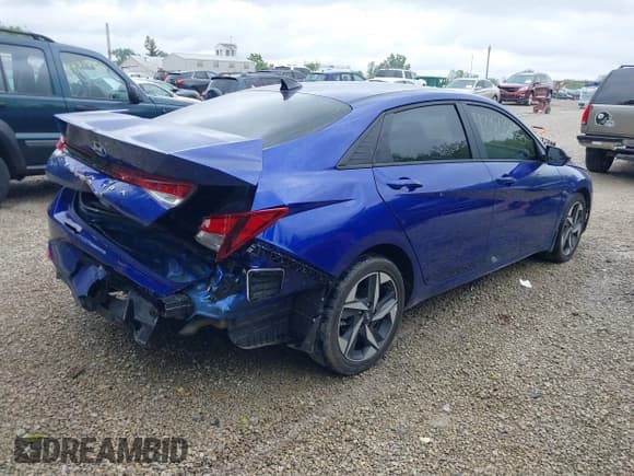✅ 2023 Hyundai Elantra SEL • VIN: KMHLS4AG1PU526419 • Lot: 42323170. Listed on IAAI with 47,545 mi. Free auction sales archive from the USA and detailed vehicle history report at DreamBid. Image 4.