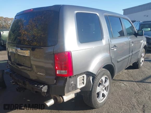 ✅ 2012 Honda Pilot EX-L • VIN: 5FNYF4H51CB002855 • Lot: 43624582. Listed on IAAI with 120,597 mi. Free auction sales archive from the USA and detailed vehicle history report at DreamBid. Image 4.