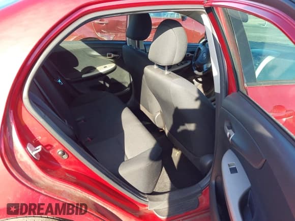 ✅ 2010 Toyota Corolla LE • VIN: 2T1BU4EE9AC453534 • Лот: 43492578. Опубликован ранее на IAAI с пробегом 230 238 миль. Бесплатный доступ к архиву аукционных продаж из США и подробный отчёт об истории автомобиля на DreamBid. Изображение 8.