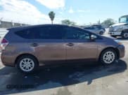 ✅ 2015 Toyota Prius Four • VIN: JTDZN3EU0FJ038109 • Lot: 43421632. Wystawiony na IAAI z przebiegiem 132 727 mil. Bezpłatny archiwum sprzedaży aukcyjnych z USA i szczegółowy raport historii pojazdu na DreamBid. Zdjęcie 13.