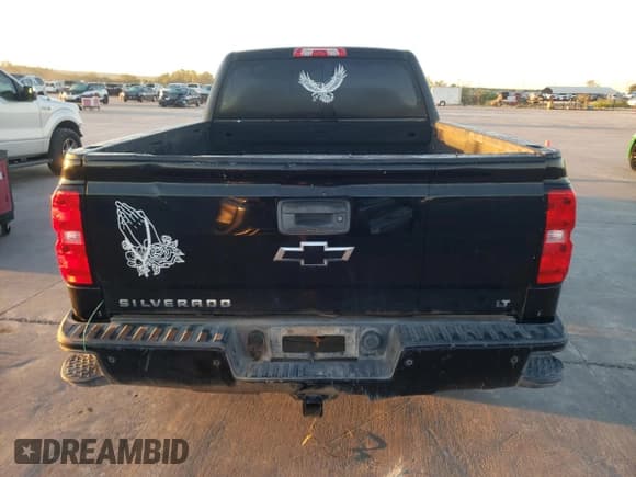 ✅ 2017 Chevrolet Silverado 1500 LT • VIN: 1GCVKREC0HZ233262 • Лот: 73255074. Опубликован ранее на Copart с пробегом Не указан. Бесплатный доступ к архиву аукционных продаж из США и подробный отчёт об истории автомобиля на DreamBid. Изображение 6.