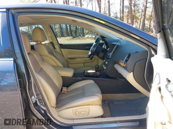 ✅ 2012 Nissan Maxima SV • VIN: 1N4AA5AP8CC828915 • Lot: 43685063. Listed on IAAI with 214,363 mi. Free auction sales archive from the USA and detailed vehicle history report at DreamBid. Image 5.