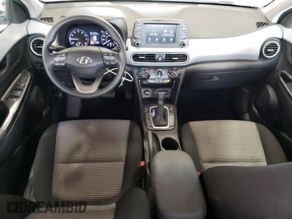 ✅ 2019 Hyundai Kona SE • VIN: KM8K1CAA7KU196105 • Лот: 71389354. Опубликован ранее на Copart с пробегом 35 604 миль. Бесплатный доступ к архиву аукционных продаж из США и подробный отчёт об истории автомобиля на DreamBid. Изображение 8.
