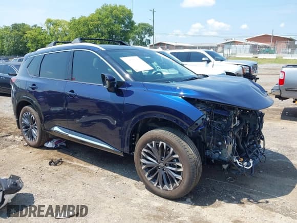 ✅ 2025 Nissan Rogue Platinum • VIN: JN8BT3DD7SW301691 • Lot: 42990599. Listed on IAAI with 5,471 mi. Free auction sales archive from the USA and detailed vehicle history report at DreamBid. Image 13.