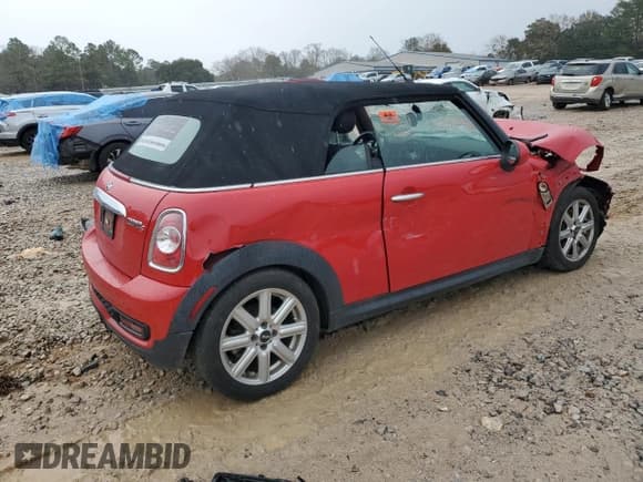 ✅ 2014 MINI Convertible S • VIN: WMWZP3C52ET706143 • Lot: 43184955. Wystawiony na Copart z przebiegiem 101 717 mil. Bezpłatny archiwum sprzedaży aukcyjnych z USA i szczegółowy raport historii pojazdu na DreamBid. Zdjęcie 3.