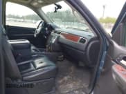 ✅ 2007 Chevrolet Silverado 1500 • VIN: 2GCFC13Y971660819 • Lot: 42157174. Wystawiony na IAAI z przebiegiem 480 357 mil. Bezpłatny archiwum sprzedaży aukcyjnych z USA i szczegółowy raport historii pojazdu na DreamBid. Zdjęcie 5.