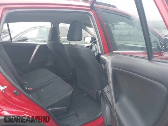 ✅ 2015 Toyota RAV4 LE • VIN: JTMBFREV9FD168527 • Lot: 43750685. Listed on IAAI with 194,728 mi. Free auction sales archive from the USA and detailed vehicle history report at DreamBid. Image 8.