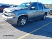 ✅ 2008 Chevrolet Avalanche 1LT • VIN: 3GNEC12038G108207 • Лот: 43683575. Опубликован ранее на IAAI с пробегом 119 474 миль. Бесплатный доступ к архиву аукционных продаж из США и подробный отчёт об истории автомобиля на DreamBid. Изображение 2.