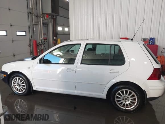 ✅ 2006 Volkswagen Golf GLS • VIN: 9BWGR61J664004365 • Lot: 41581401. Listed on IAAI with 230,072 mi. Free auction sales archive from the USA and detailed vehicle history report at DreamBid. Image 14.