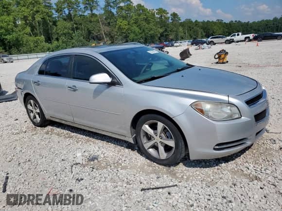 2012 Chevrolet Malibu 1LT z VIN 1G1ZC5EU6CF116093, wystawiony jako Copart lot #80727035 z przebiegiem 260 021 mil mil oraz Szkoda całkowita • Salvage title. Historia ofert i sprzedaży dostępna na DreamBid. Obrazek 4.