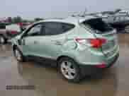 2013 Hyundai Tucson GLS z VIN KM8JU3AC4DU546815, wystawiony jako Copart lot #60543454 z przebiegiem 158 613 mil mil oraz Szkoda całkowita • Salvage title. Historia ofert i sprzedaży dostępna na DreamBid. Obrazek 2.