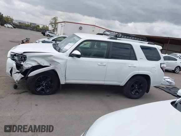 ✅ 2022 Toyota 4Runner SR5 • VIN: JTEEU5JR7N5257599 • Lot: 42047749. Listed on IAAI with 90,482 mi. Free auction sales archive from the USA and detailed vehicle history report at DreamBid. Image 14.