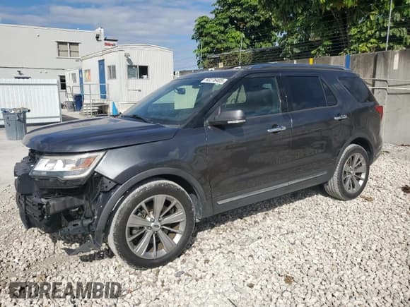 ✅ 2018 Ford Explorer Limited • VIN: 1FM5K7F84JGB80528 • Lot: 92276405. Wystawiony na Copart z przebiegiem 99 973 mil. Bezpłatny archiwum sprzedaży aukcyjnych z USA i szczegółowy raport historii pojazdu na DreamBid. Zdjęcie 1.