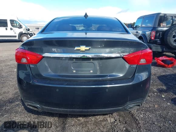 ✅ 2015 Chevrolet Impala LTZ • VIN: 2G1165S33F9191301 • Lot: 43492752. Wystawiony na IAAI z przebiegiem 152 446 mil. Bezpłatny archiwum sprzedaży aukcyjnych z USA i szczegółowy raport historii pojazdu na DreamBid. Zdjęcie 16.