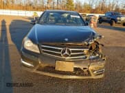 ✅ 2014 Mercedes-Benz C 300 Sport • VIN: WDDGF8ABXER320950 • Lot: 93869425. Wystawiony na Copart z przebiegiem 102 757 mil. Bezpłatny archiwum sprzedaży aukcyjnych z USA i szczegółowy raport historii pojazdu na DreamBid. Zdjęcie 5.