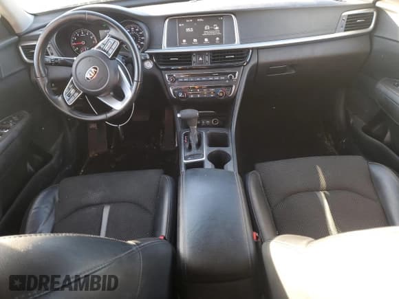 ✅ 2019 Kia Optima S • VIN: 5XXGT4L36KG354402 • Lot: 90366755. Listed on Copart with 135,970 mi. Free auction sales archive from the USA and detailed vehicle history report at DreamBid. Image 8.