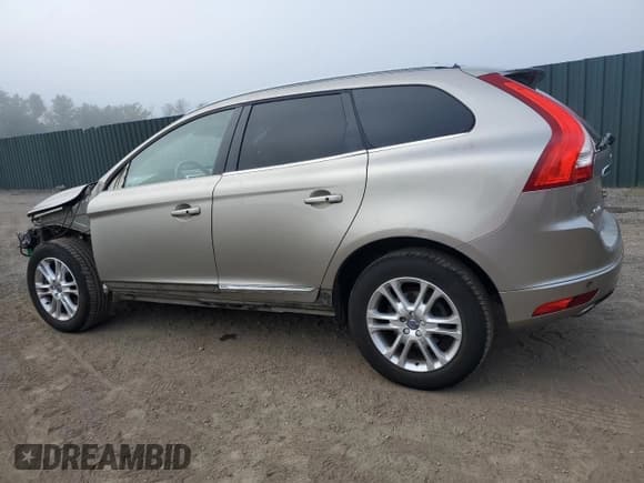 ✅ 2016 Volvo XC60 T5 Platinum • VIN: YV4612RM5G2854471 • Лот: 67963855. Опубликован ранее на Copart с пробегом 124 273 миль. Бесплатный доступ к архиву аукционных продаж из США и подробный отчёт об истории автомобиля на DreamBid. Изображение 2.