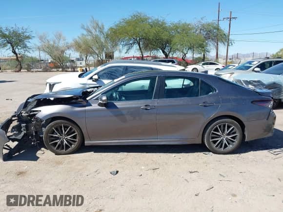 2023 Toyota Camry SE с VIN 4T1G11AK3PU745003, выставлен на аукционе IAAI как лот 43385979 с пробегом 56 973 миль миль и . История ставок и продаж доступна на DreamBid. Изображение 14.