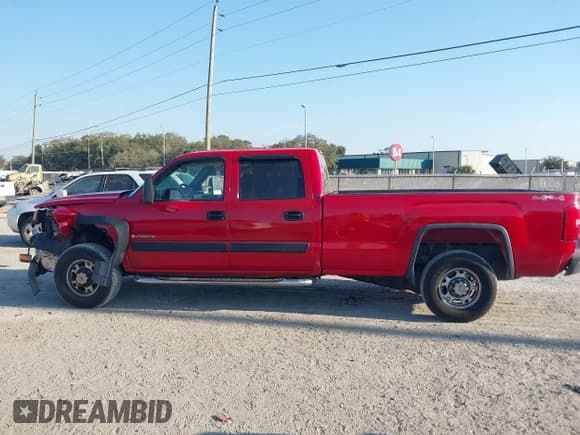 ✅ 2006 Chevrolet Silverado 2500HD LT3 • VIN: 1GCHK23U16F231731 • Lot: 43749635. Listed on IAAI with 181,834 mi. Free auction sales archive from the USA and detailed vehicle history report at DreamBid. Image 14.