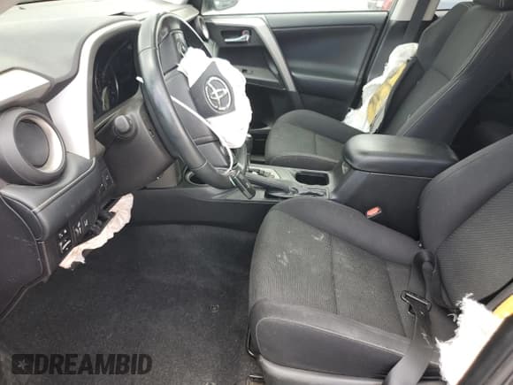 ✅ 2018 Toyota RAV4 XLE • VIN: 2T3RFREVXJW734950 • Lot: 58436135. Wystawiony na Copart z przebiegiem 98 518 mil. Bezpłatny archiwum sprzedaży aukcyjnych z USA i szczegółowy raport historii pojazdu na DreamBid. Zdjęcie 7.