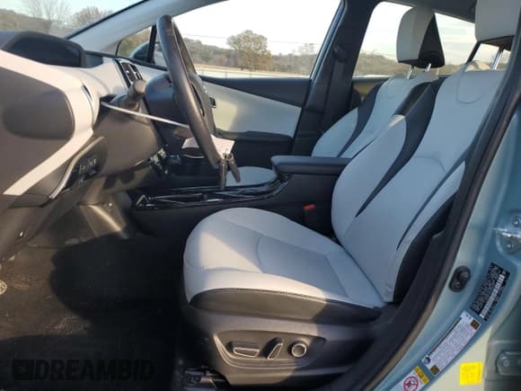 ✅ 2017 Toyota Prius Three Touring • VIN: JTDKARFU5H3036233 • Lot: 92828935. Listed on Copart with 43,228 mi. Free auction sales archive from the USA and detailed vehicle history report at DreamBid. Image 7.