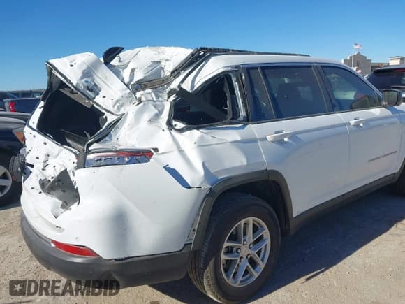 ✅ 2025 Jeep Grand Cherokee Altitude X • VIN: 1C4RJKAG4S8675639 • Lot: 43567435. Listed on IAAI with 9,276 mi. Free auction sales archive from the USA and detailed vehicle history report at DreamBid. Image 6.