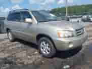 2002 Toyota Highlander Limited z VIN JTEGF21A320061776, wystawiony jako IAAI lot #43009588 z przebiegiem 229 096 mil mil oraz . Historia ofert i sprzedaży dostępna na DreamBid. Obrazek 1.