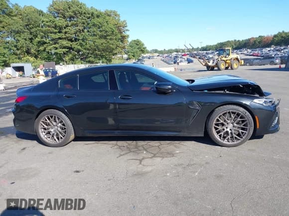 ✅ 2021 BMW M8 Competition • VIN: WBSGV0C09MCF13517 • Lot: 43349843. Wystawiony na IAAI z przebiegiem 35 123 mil. Bezpłatny archiwum sprzedaży aukcyjnych z USA i szczegółowy raport historii pojazdu na DreamBid. Zdjęcie 13.