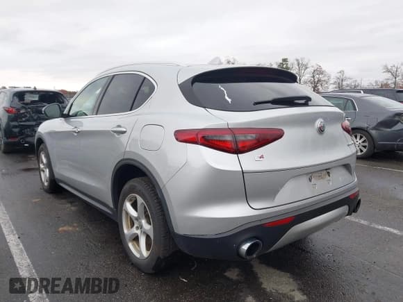 ✅ 2018 Alfa Romeo Stelvio • VIN: ZASFAKAN4J7C01719 • Lot: 43579591. Wystawiony na IAAI z przebiegiem 88 448 mil. Bezpłatny archiwum sprzedaży aukcyjnych z USA i szczegółowy raport historii pojazdu na DreamBid. Zdjęcie 3.