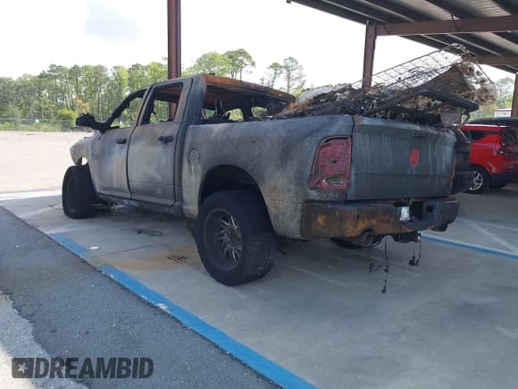 ✅ 2015 Ram 1500 Sport • VIN: 1C6RR6MT5FS512328 • Lot: 42447742. Wystawiony na IAAI z przebiegiem Nie podano. Bezpłatny archiwum sprzedaży aukcyjnych z USA i szczegółowy raport historii pojazdu na DreamBid. Zdjęcie 3.