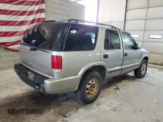 2004 Chevrolet Blazer LS z VIN 1GNDT13X84K112313, wystawiony jako Copart lot #62817553 z przebiegiem 156 427 mil mil oraz Szkoda całkowita • Salvage title. Historia ofert i sprzedaży dostępna na DreamBid. Obrazek 3.