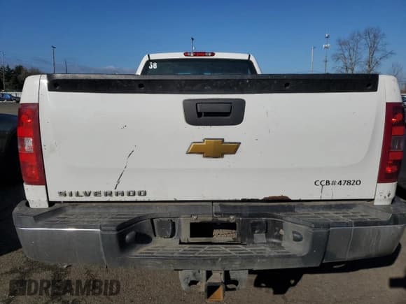 ✅ 2014 Chevrolet Silverado 2500HD Work Truck • VIN: 1GC0CVCG7EF123781 • Lot: 48190775. Wystawiony na Copart z przebiegiem 255 478 mil. Bezpłatny archiwum sprzedaży aukcyjnych z USA i szczegółowy raport historii pojazdu na DreamBid. Zdjęcie 6.
