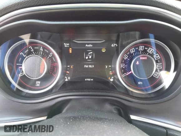 ✅ 2015 Dodge Challenger R/T • VIN: 2C3CDZAT9FH914013 • Lot: 43288641. Wystawiony na IAAI z przebiegiem 61 922 mil. Bezpłatny archiwum sprzedaży aukcyjnych z USA i szczegółowy raport historii pojazdu na DreamBid. Zdjęcie 7.