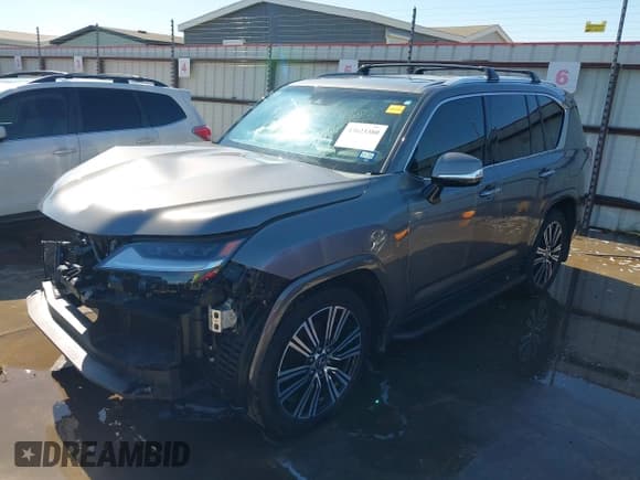 ✅ 2024 Lexus LX 600 Luxury • VIN: JTJGB7CX3R4066099 • Lot: 43623380. Listed on IAAI with 9,180 mi. Free auction sales archive from the USA and detailed vehicle history report at DreamBid. Image 19.