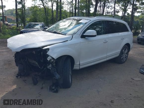 ✅ 2015 Audi Q7 Premium Plus • VIN: WA1LGAFE0FD012730 • Lot: 42811189. Wystawiony na IAAI z przebiegiem Nie podano. Bezpłatny archiwum sprzedaży aukcyjnych z USA i szczegółowy raport historii pojazdu na DreamBid. Zdjęcie 2.