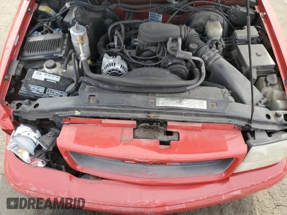 ✅ 2000 GMC Sonoma SLS • VIN: 1GTCS19W1Y8114591 • Lot: 70182694. Wystawiony na Copart z przebiegiem 182 093 mil. Bezpłatny archiwum sprzedaży aukcyjnych z USA i szczegółowy raport historii pojazdu na DreamBid. Zdjęcie 11.