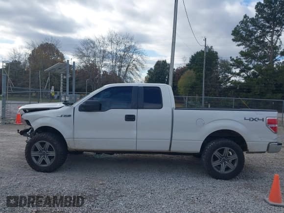 ✅ 2011 Ford F-150 XLT • VIN: 1FTFX1EF2BFC06767 • Lot: 43664706. Listed on IAAI with Not provided. Free auction sales archive from the USA and detailed vehicle history report at DreamBid. Image 14.