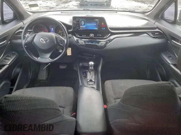 ✅ 2018 Toyota C-HR XLE • VIN: NMTKHMBX1JR016109 • Lot: 94563645. Wystawiony na Copart z przebiegiem 167 896 mil. Bezpłatny archiwum sprzedaży aukcyjnych z USA i szczegółowy raport historii pojazdu na DreamBid. Zdjęcie 8.