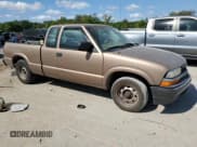 ✅ 2003 Chevrolet S-10 LS • VIN: 1GCCS19X038180860 • Лот: 53040135. Опубликован ранее на Copart с пробегом 285 083 миль. Бесплатный доступ к архиву аукционных продаж из США и подробный отчёт об истории автомобиля на DreamBid. Изображение 4.