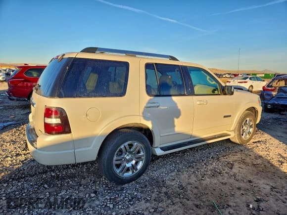 ✅ 2006 Ford Explorer Limited • VIN: 1FMEU758X6UB36585 • Lot: 96803515. Wystawiony na Copart z przebiegiem 172 596 mil. Bezpłatny archiwum sprzedaży aukcyjnych z USA i szczegółowy raport historii pojazdu na DreamBid. Zdjęcie 3.