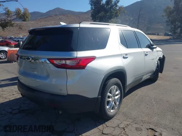 ✅ 2021 Chevrolet Traverse LT Cloth • VIN: 1GNEVGKW1MJ230154 • Lot: 43524907. Wystawiony na IAAI z przebiegiem 49 312 mil. Bezpłatny archiwum sprzedaży aukcyjnych z USA i szczegółowy raport historii pojazdu na DreamBid. Zdjęcie 4.