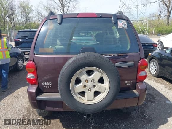 ✅ 2004 Jeep Liberty Limited • VIN: 1J4GL58K64W268802 • Lot: 42037186. Listed on IAAI with 187,819 mi. Free auction sales archive from the USA and detailed vehicle history report at DreamBid. Image 16.